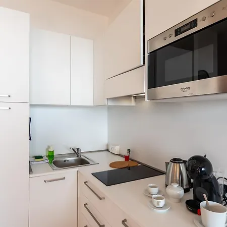 Guesthost - Nest With Sea View Terrace 아파트 *