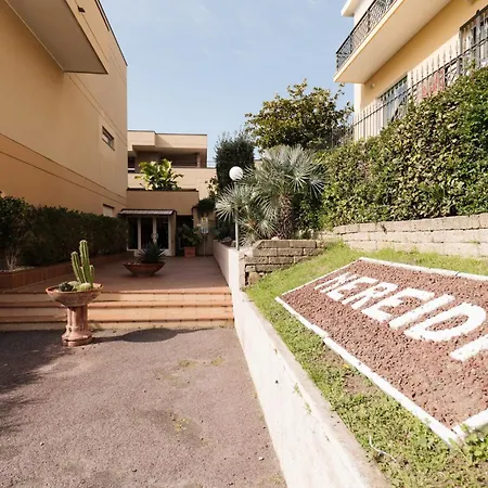 Guesthost - Nest With Sea View Terrace 아파트